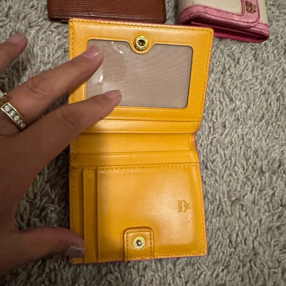 Designer Wallets - Picture 6 of 10